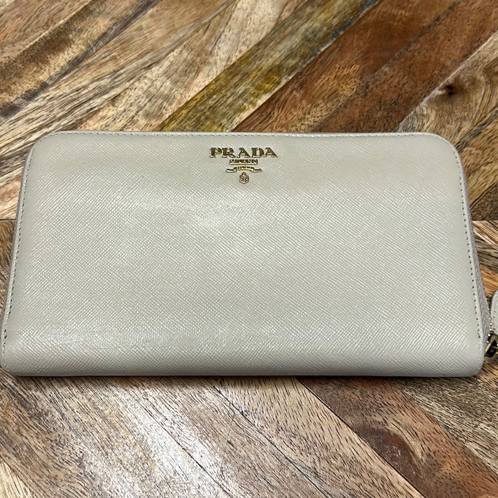 PRADA Saffiano Cream Zipper Zippy Zip wallet